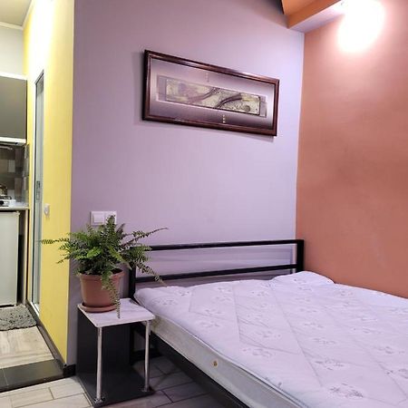 Hotel Мини Дом Целиком Около Мед Центра Астхик Erevan Esterno foto