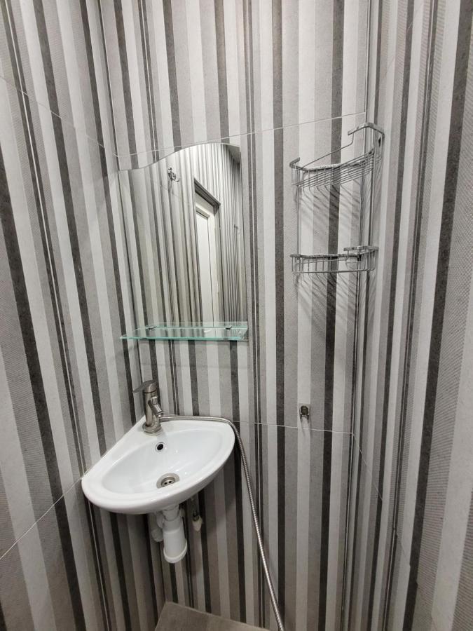 Hotel Мини Дом Целиком Около Мед Центра Астхик Erevan Esterno foto