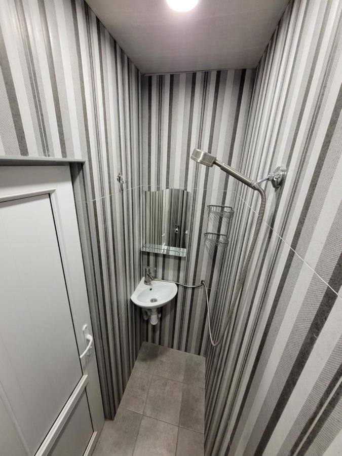 Hotel Мини Дом Целиком Около Мед Центра Астхик Erevan Esterno foto