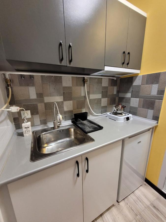 Hotel Мини Дом Целиком Около Мед Центра Астхик Erevan Esterno foto